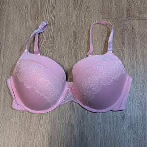 Women's Padded Pink Lace Detail Bra Size 38D.